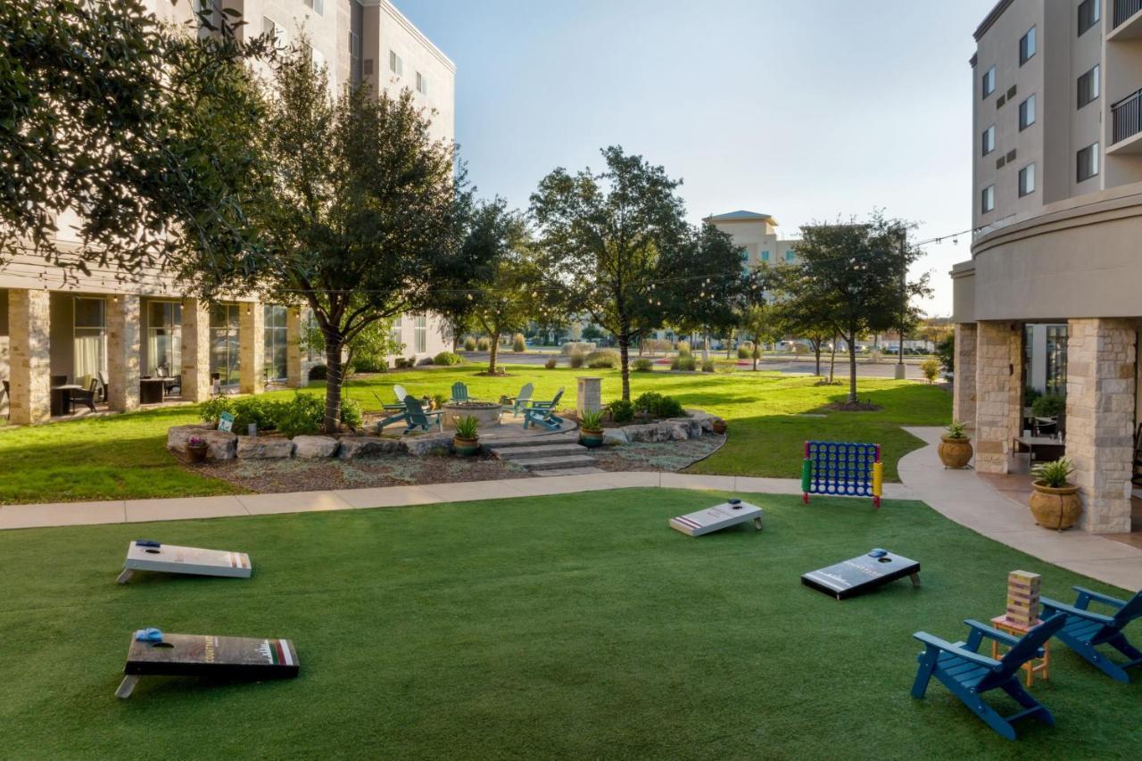 Courtyard By Marriott San Antonio Six Flags At The Rim Hotel Exterior photo