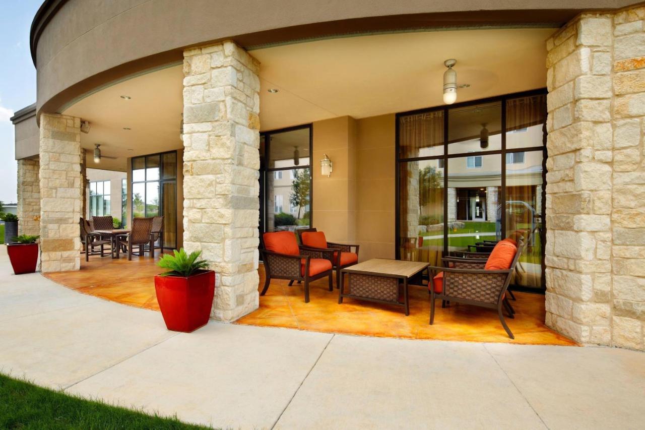 Courtyard By Marriott San Antonio Six Flags At The Rim Hotel Exterior photo