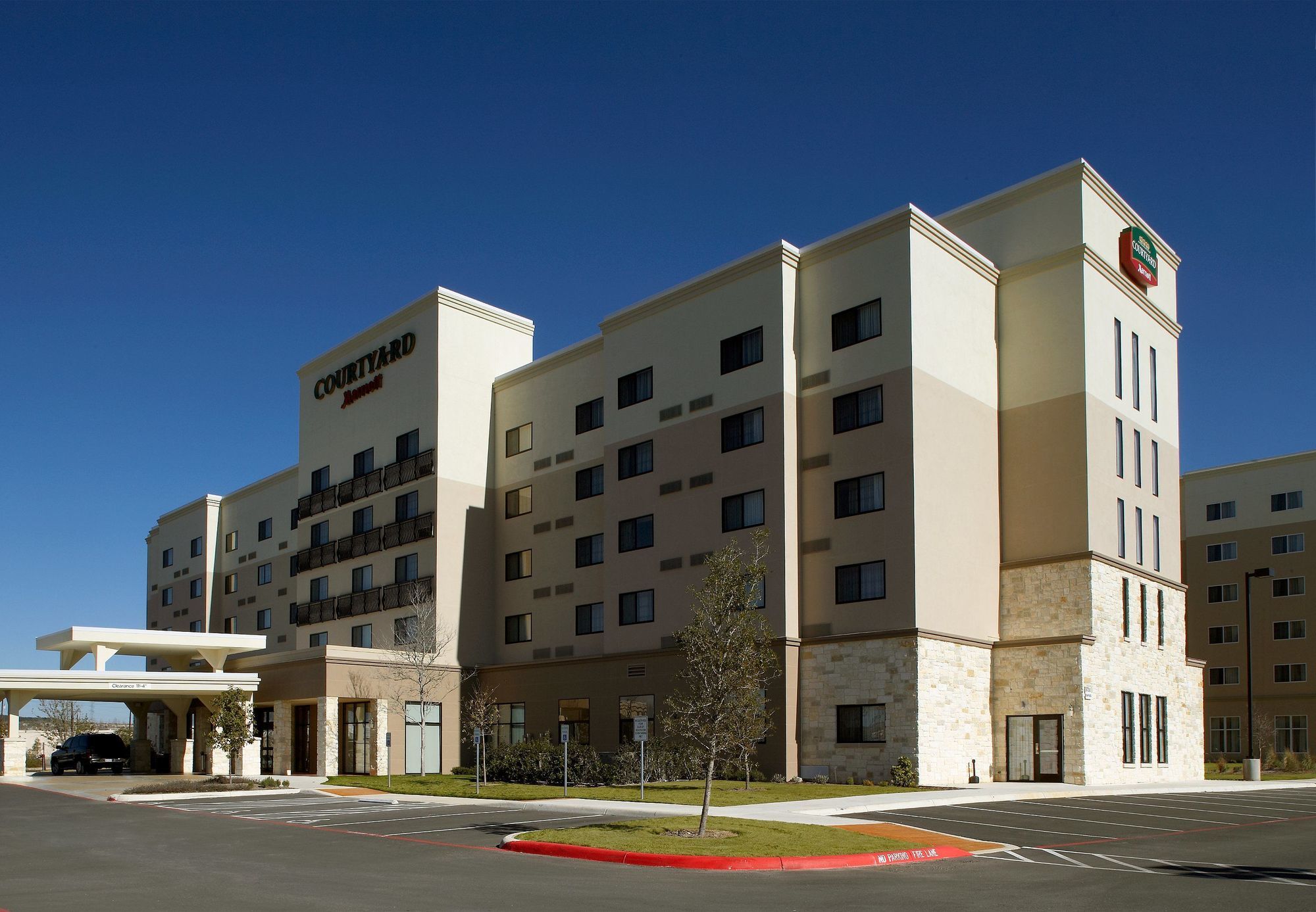Courtyard By Marriott San Antonio Six Flags At The Rim Hotel Exterior photo